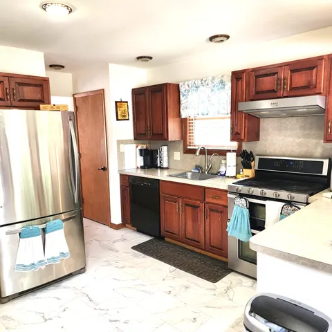 $490,000 | 408 Sassafrass Way, Stroudsburg, PA 18360