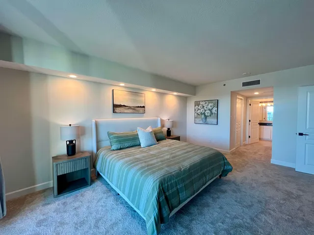 $2,900 | 300 South Duval Street, Unit 1006, Tallahassee, FL 32301