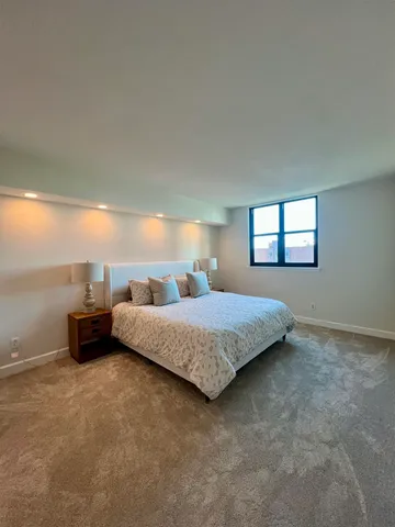 $2,900 | 300 South Duval Street, Unit 1006, Tallahassee, FL 32301