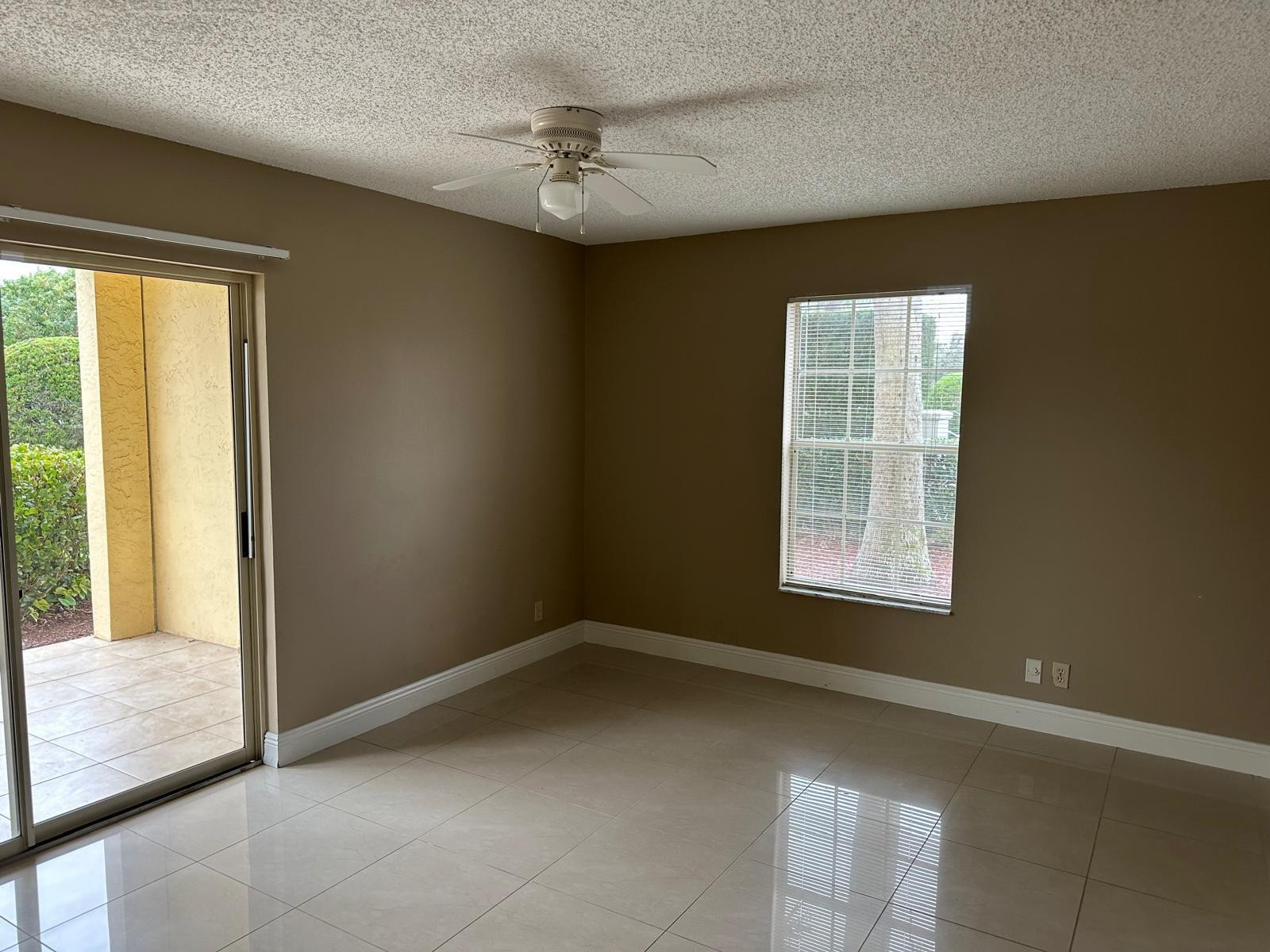 6283 La Costa Drive, Unit D Boca Raton, FL 33433 - Photo 5 of 10 Photo 5