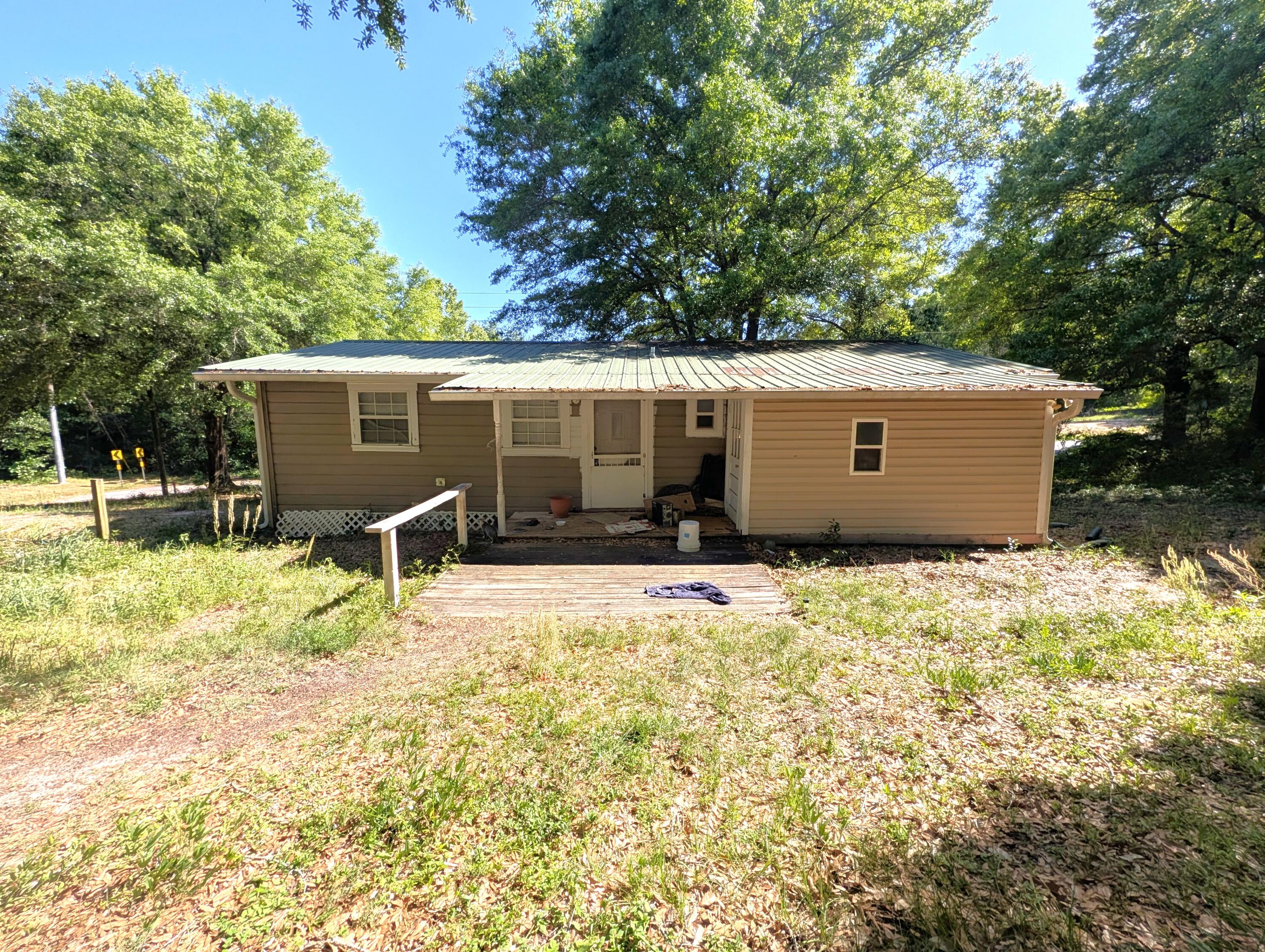 552 Reed Avenue Crestview, FL 32539 - Photo 2 of 13 REAR