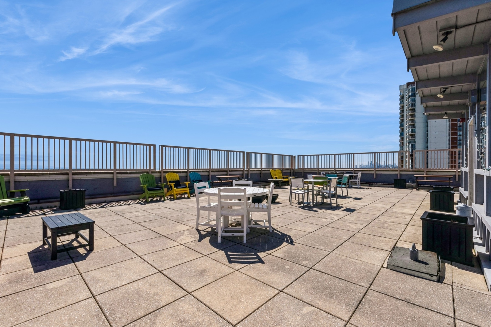 6157 North Sheridan Road, Unit 19J Chicago, IL 60660 - Photo 5 of 12