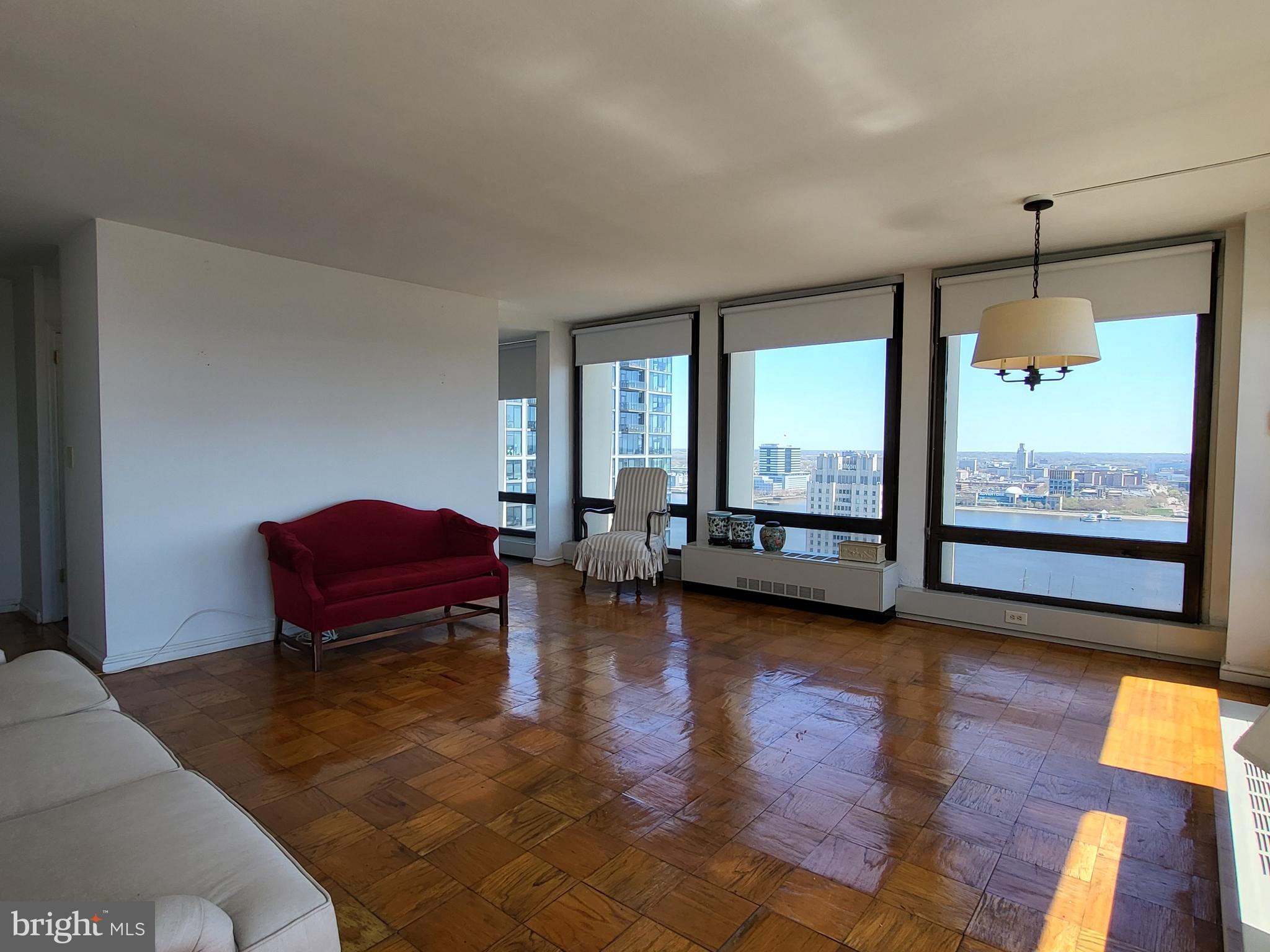 220 Locust Street, Unit 28DS Philadelphia, PA 19106 - Photo 3 of 18