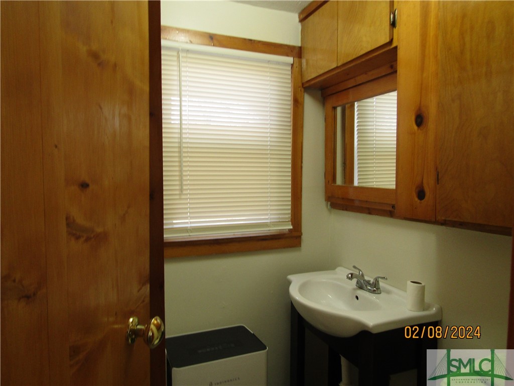 807 Lexington Avenue Rincon, GA 31326 - Photo 17 of 28 bathroom