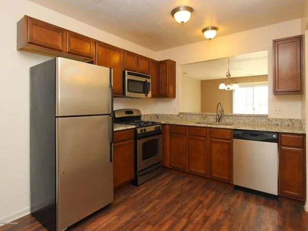 $2,100 | 4057 Rivertown Lane Southwest, Wyoming, MI 49418
