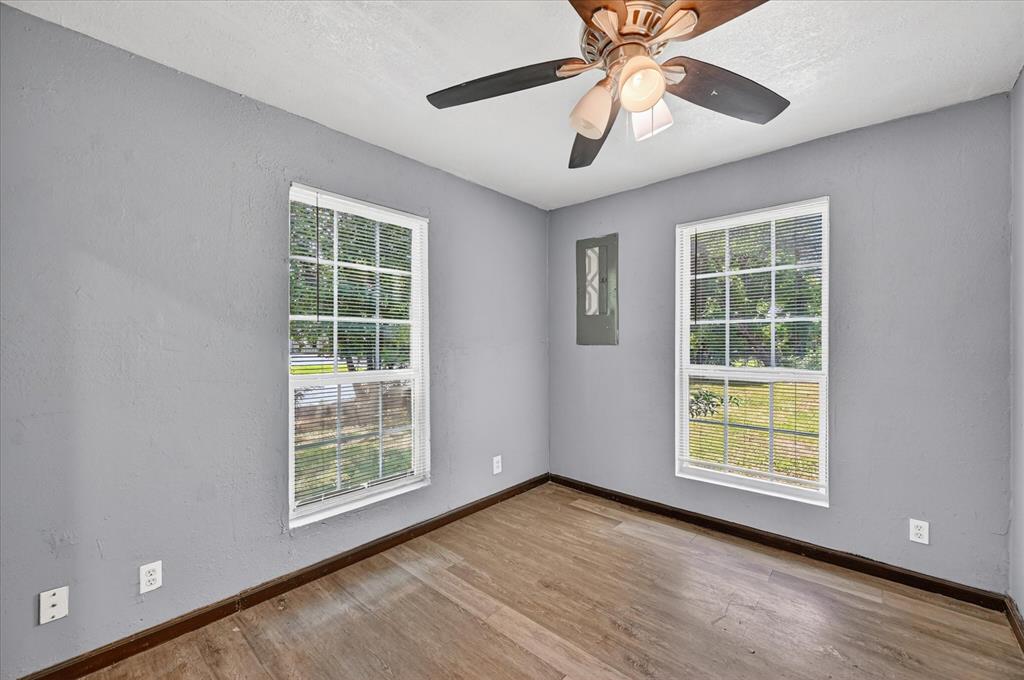 601 Royal Street Cleburne, TX 76031 - Photo 14 of 27