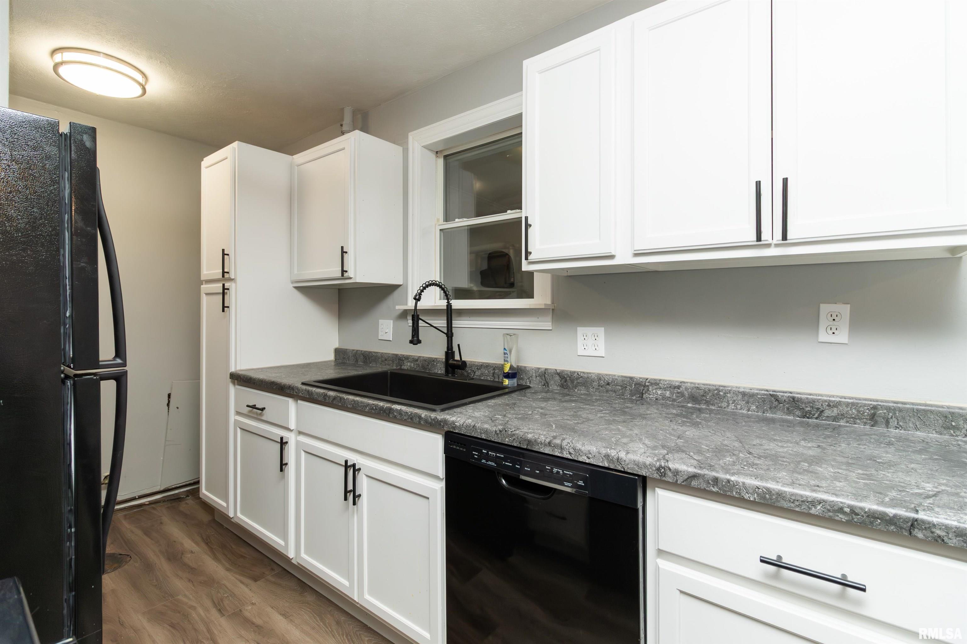 101 Fulton Road Marquette Heights, IL 61554 - Photo 14 of 33