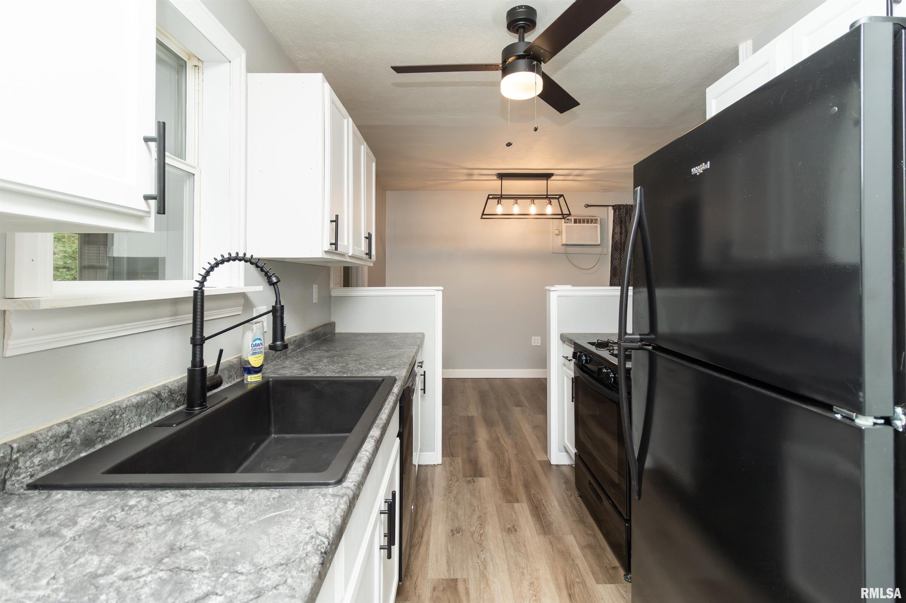 101 Fulton Road Marquette Heights, IL 61554 - Photo 15 of 33