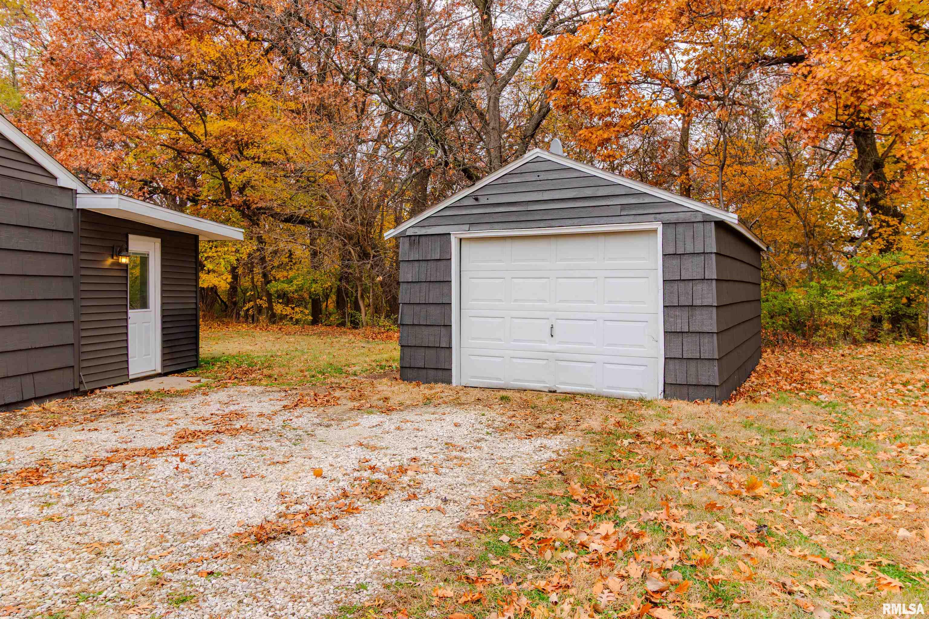 101 Fulton Road Marquette Heights, IL 61554 - Photo 4 of 33