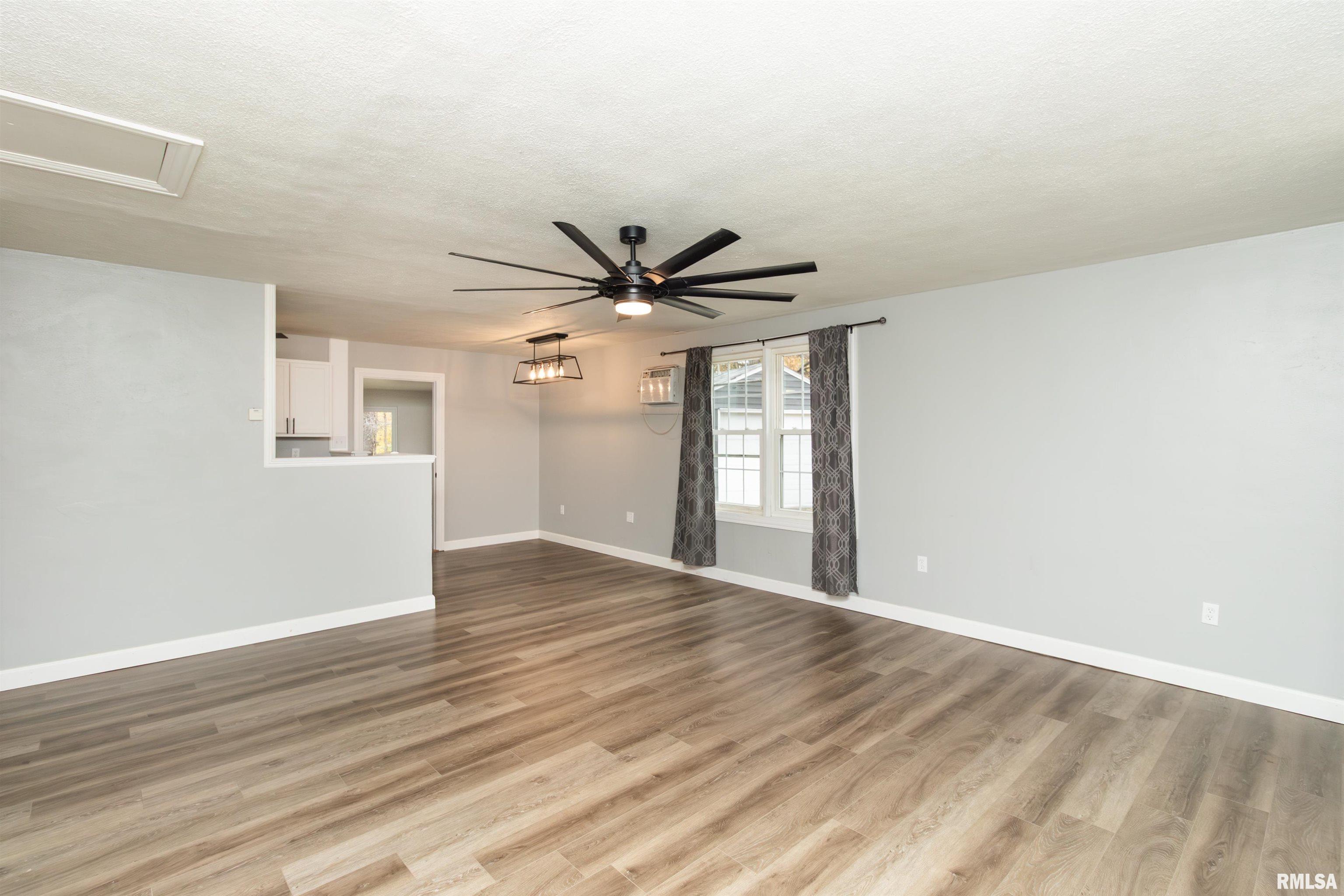 101 Fulton Road Marquette Heights, IL 61554 - Photo 7 of 33