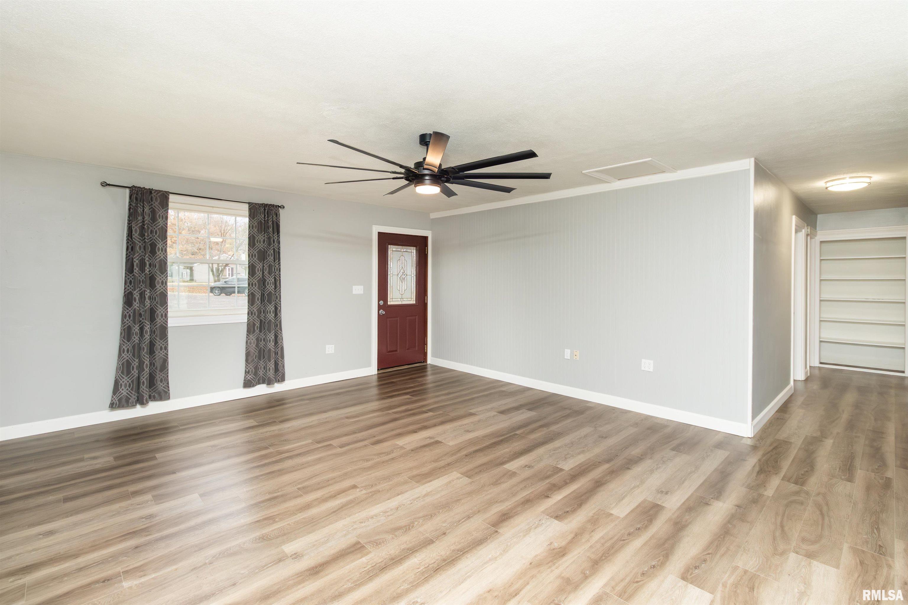 101 Fulton Road Marquette Heights, IL 61554 - Photo 8 of 33