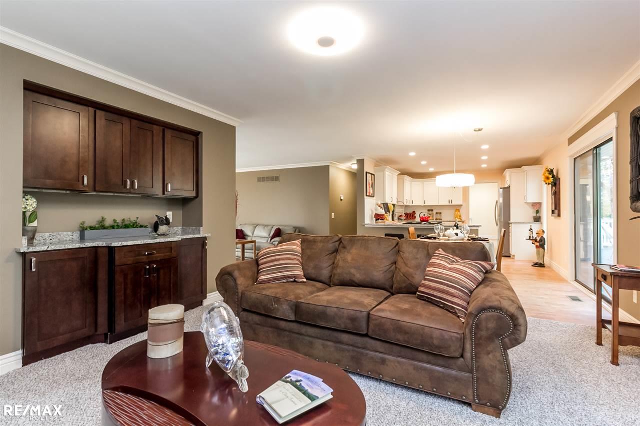 156 Shadywood Road Rochester Hills, MI 48307 - Photo 7 of 43