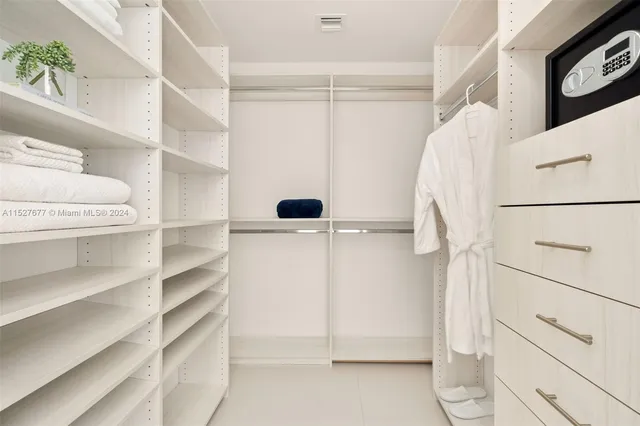 $6,500 | 501 Northeast 31st Street, Unit 2209, Miami, FL 33137