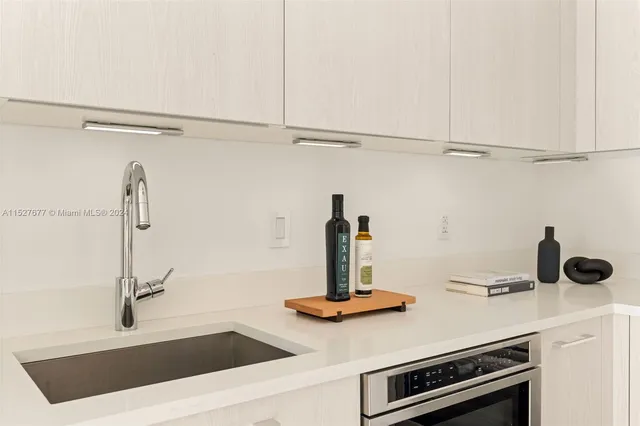 $6,500 | 501 Northeast 31st Street, Unit 2209, Miami, FL 33137