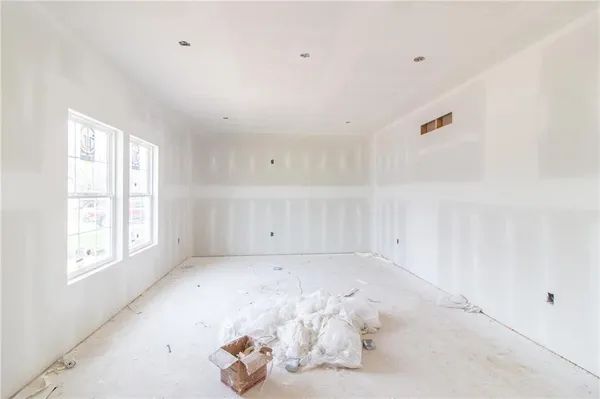 $385,000 | 1006 Deer Run, Warrensburg, MO 64093
