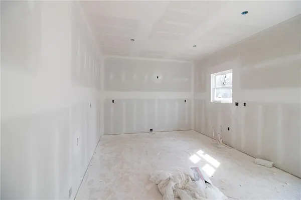 $385,000 | 1006 Deer Run, Warrensburg, MO 64093