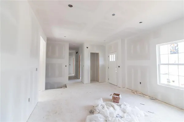 $385,000 | 1006 Deer Run, Warrensburg, MO 64093