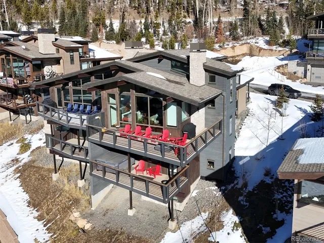 a view of outside area