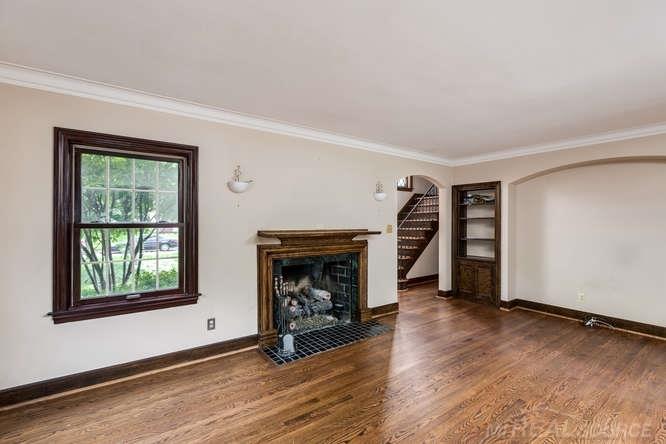 890 Lincoln Road Grosse Pointe, MI 48230 - Photo 3 of 31