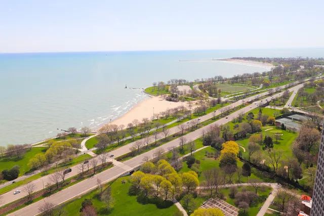 $279,900 | 5415 North Sheridan Road, Unit 4805, Chicago, IL 60640