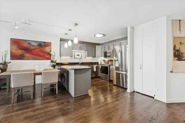 $279,900 | 5415 North Sheridan Road, Unit 4805, Chicago, IL 60640