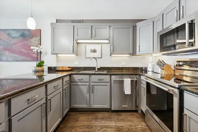 $279,900 | 5415 North Sheridan Road, Unit 4805, Chicago, IL 60640