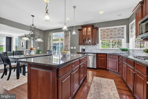 $1,050,000 | 15631 Avebury Manor Place, Leesburg, VA 20176