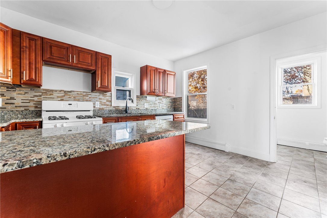 153 Byfield Street Providence, RI 02905 - Photo 8 of 36