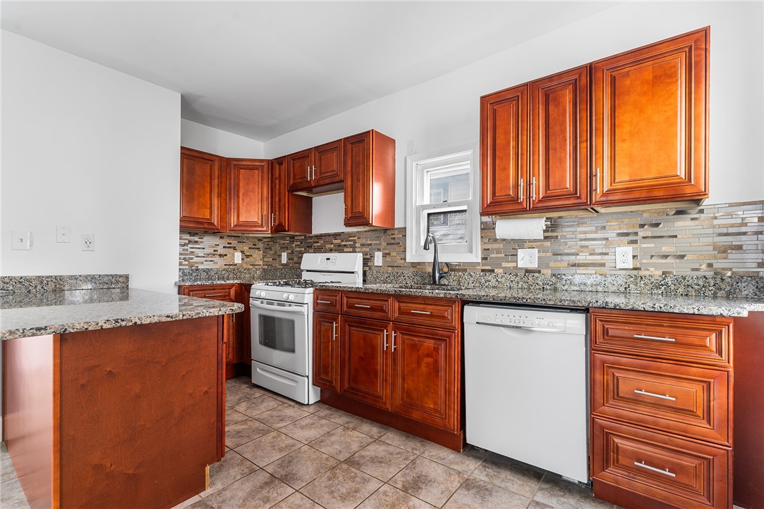 153 Byfield Street Providence, RI 02905 - Photo 9 of 36