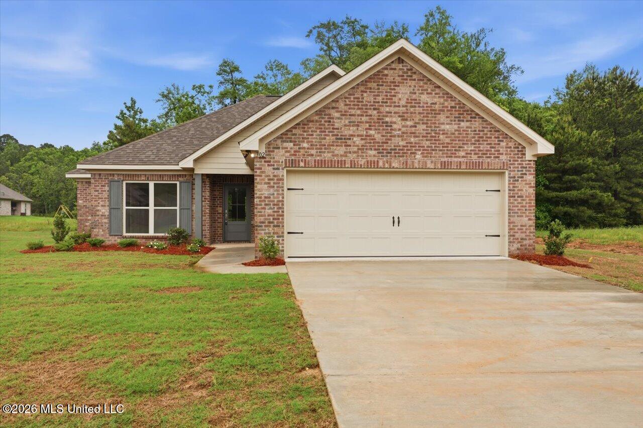 302 Courtney Lane Magee, MS 39111 - Photo 1 of 28 01-302 Courtney Lane _ Hometoursms.com