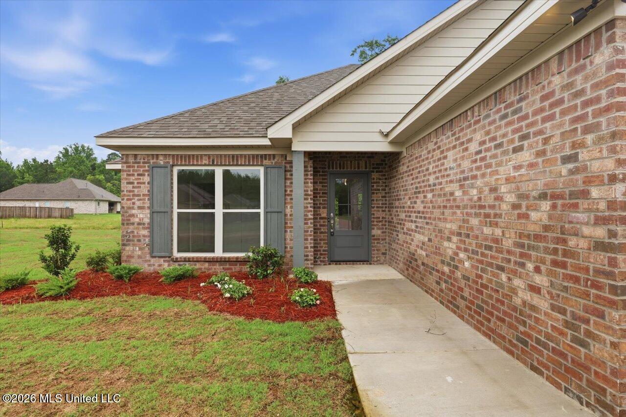 302 Courtney Lane Magee, MS 39111 - Photo 3 of 28 03-302 Courtney Lane _ Hometoursms.com