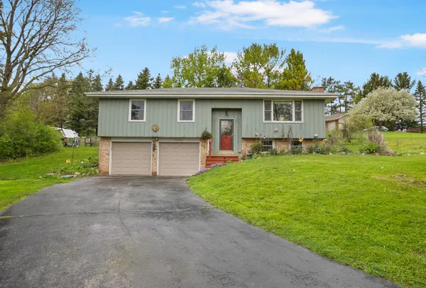 $499,900 | W293S3017 Ancestral Drive, Genesee, WI 53188