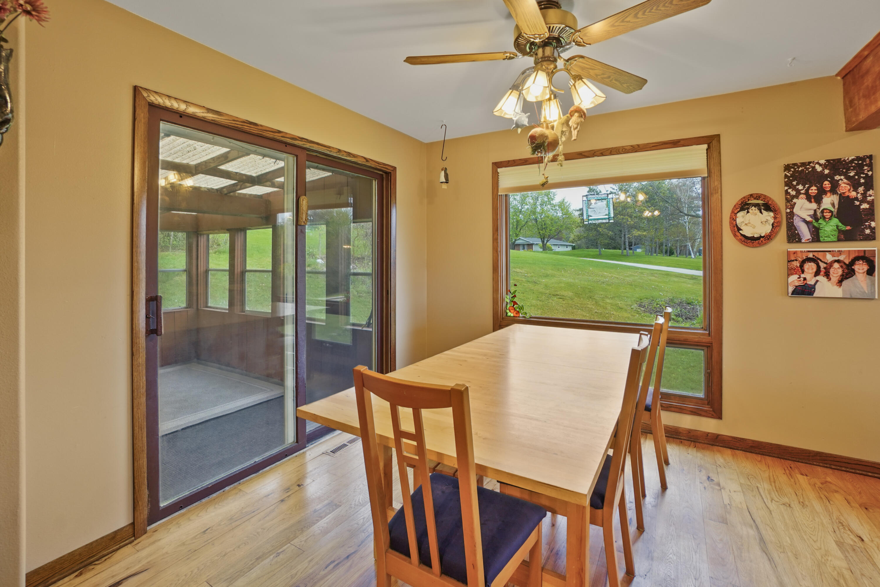 W293S3017 Ancestral Drive Genesee, WI 53188 - Photo 13 of 29 Dining Room