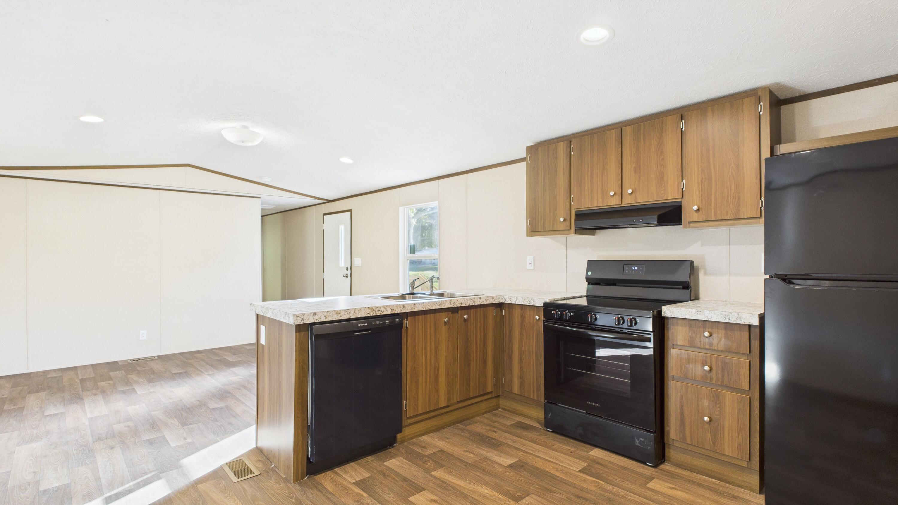 1086 Arrowhead Road St. Stephen, SC 29479 - Photo 3 of 15 Kitchen/Living Room Combo