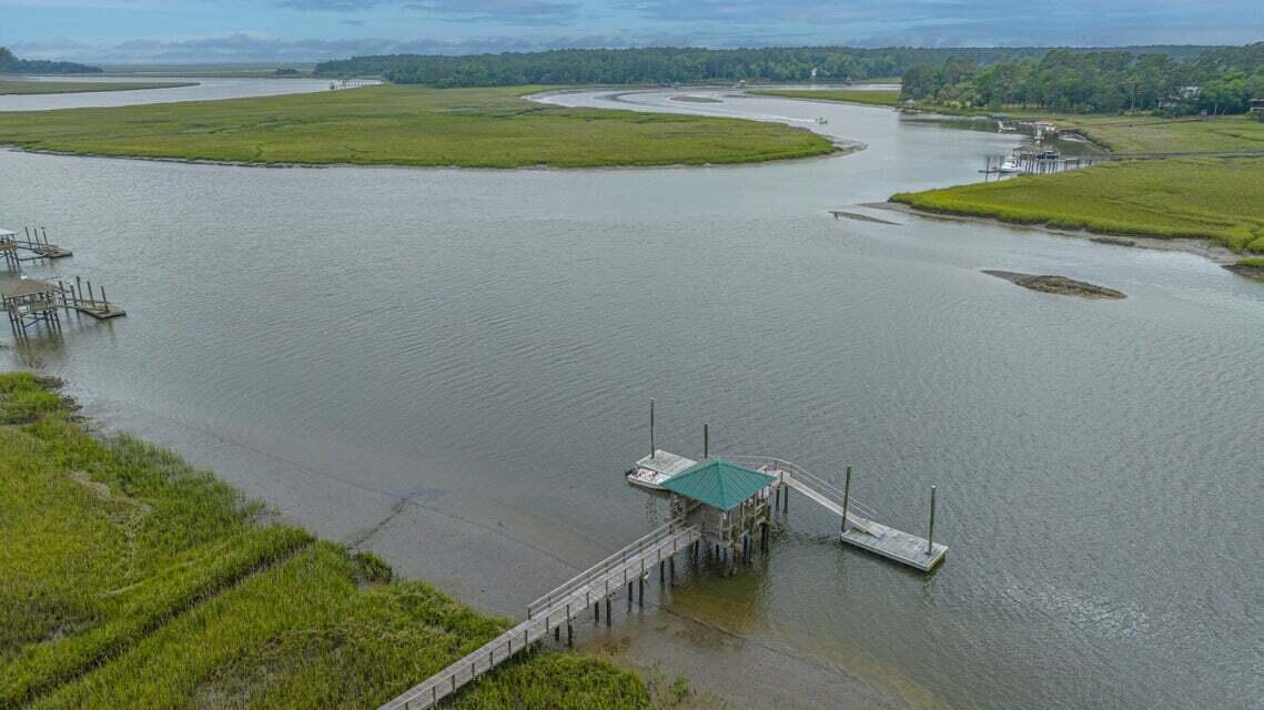 8389 Chisolm Plantation Road Edisto Island, SC 29438 - Photo 4 of 62 Middleton Dock pic