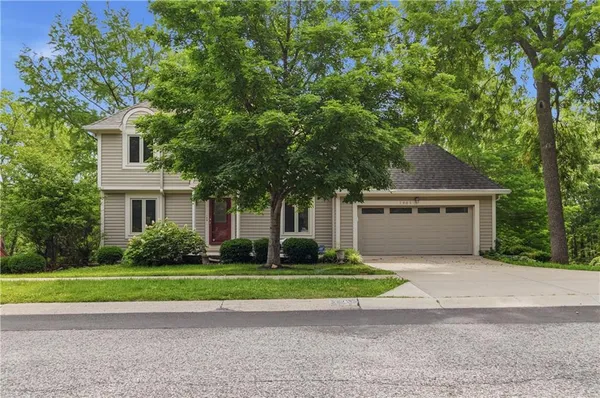 $525,000 | 7905 Mullen Road, Lenexa, KS 66215