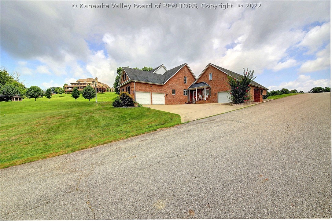 1 Ridgeview Drive Barboursville, WV 25504 - Photo 4 of 50 Gallery Image 4