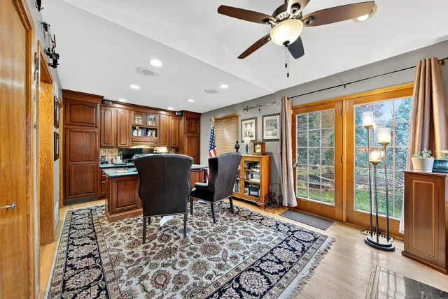 $799,000 | 1404 Amy Lane, Libertyville, IL 60048