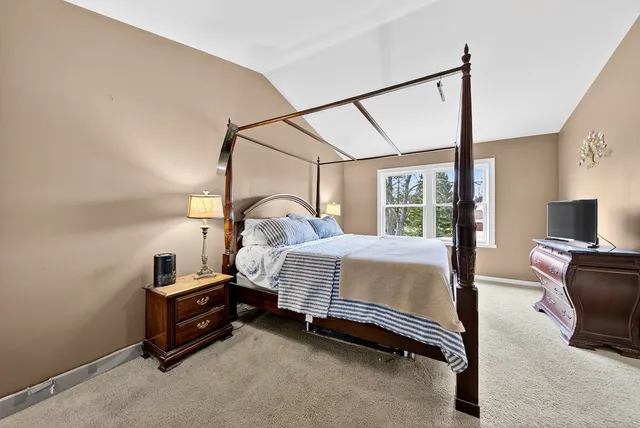 $799,000 | 1404 Amy Lane, Libertyville, IL 60048