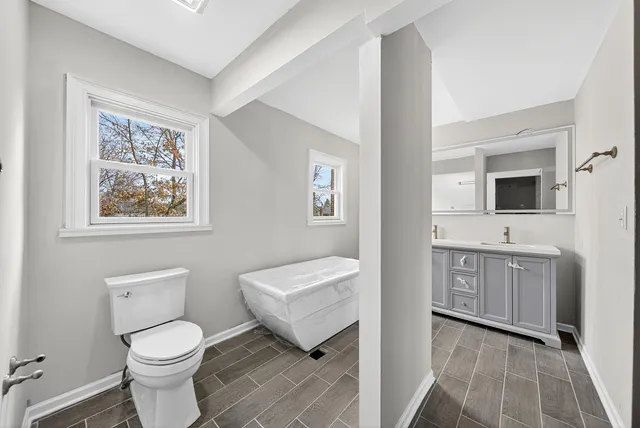 $799,000 | 1404 Amy Lane, Libertyville, IL 60048