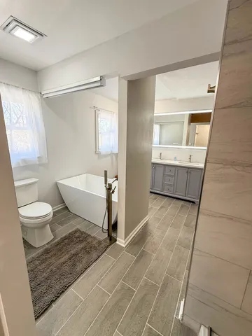 $799,000 | 1404 Amy Lane, Libertyville, IL 60048