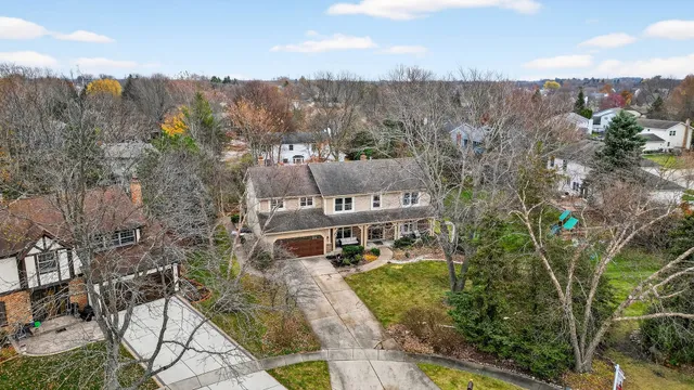 $799,000 | 1404 Amy Lane, Libertyville, IL 60048