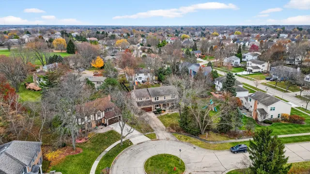 $799,000 | 1404 Amy Lane, Libertyville, IL 60048