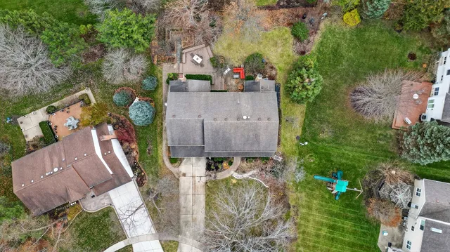 $799,000 | 1404 Amy Lane, Libertyville, IL 60048