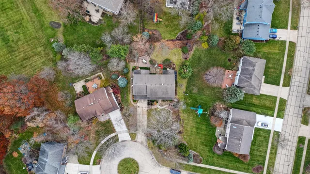 $799,000 | 1404 Amy Lane, Libertyville, IL 60048