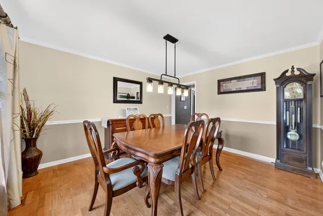 $799,000 | 1404 Amy Lane, Libertyville, IL 60048