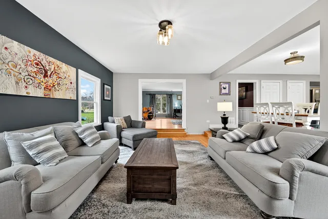 $799,000 | 1404 Amy Lane, Libertyville, IL 60048