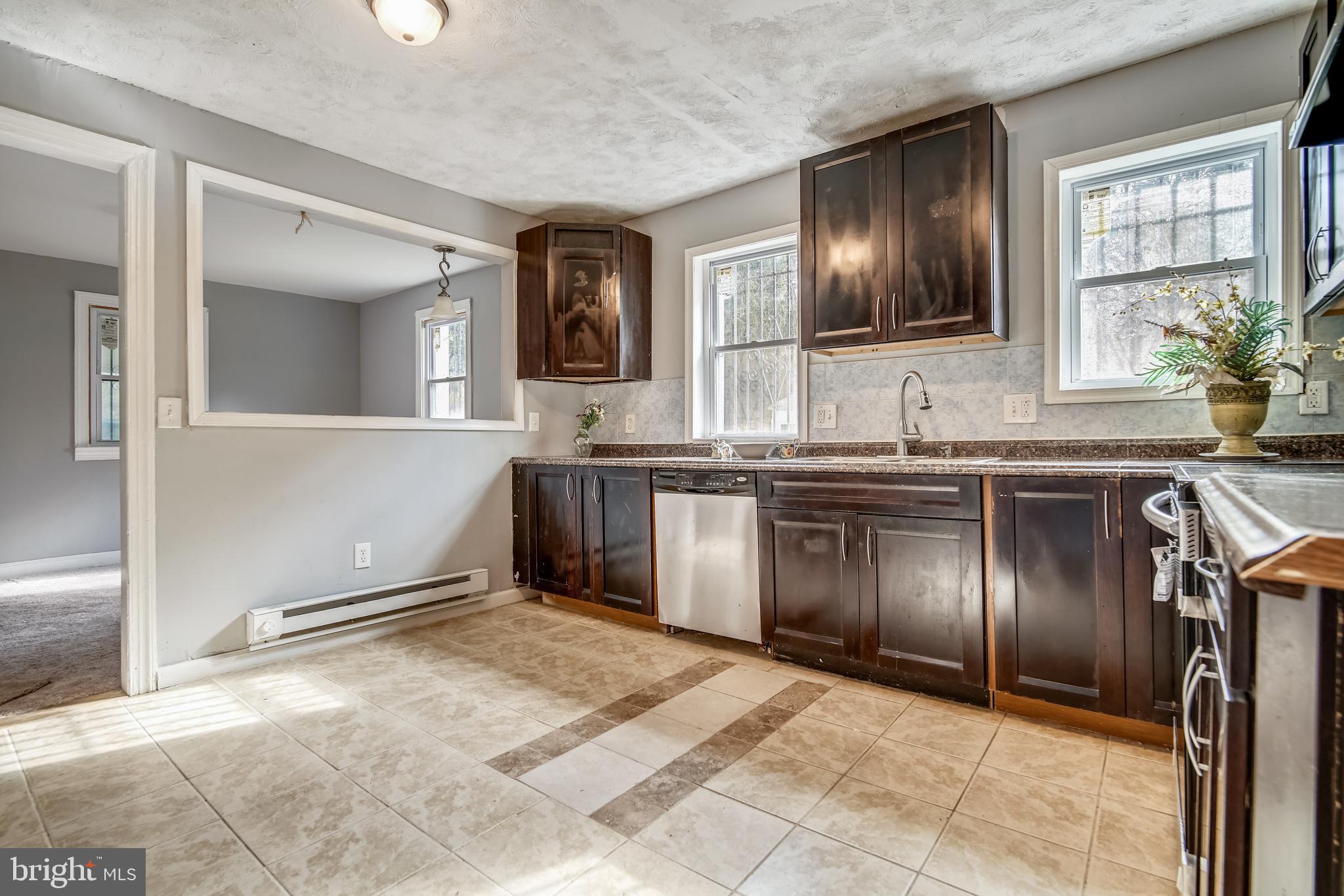 15601 Brandywine Road Brandywine, MD 20613 - Photo 3 of 29 light n bright kitchen