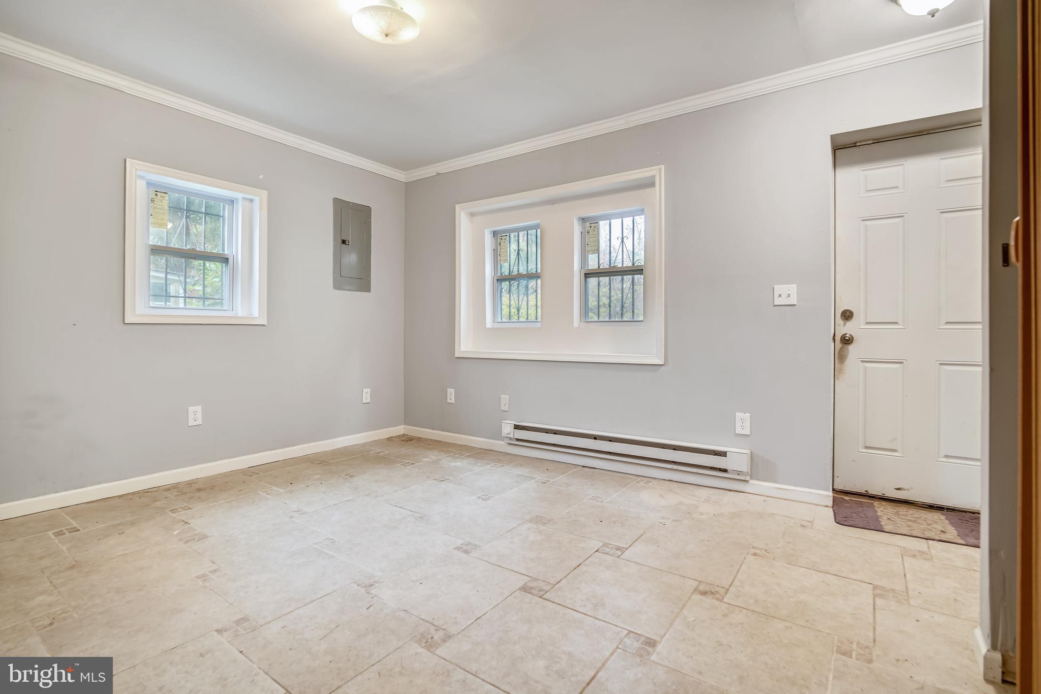 15601 Brandywine Road Brandywine, MD 20613 - Photo 6 of 29 2nd property living room