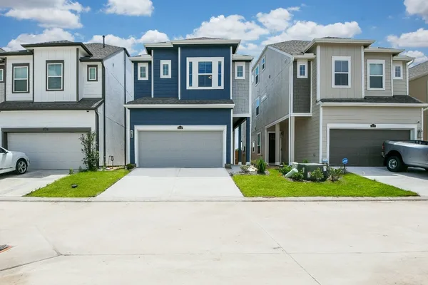 $2,600 | 3112 La Rambla Drive, Houston, TX 77047